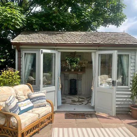 Birds And The Bees Summer House Endon Exterior photo