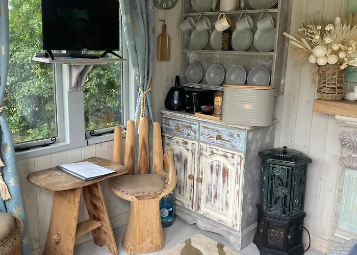 Birds And The Bees Summer House