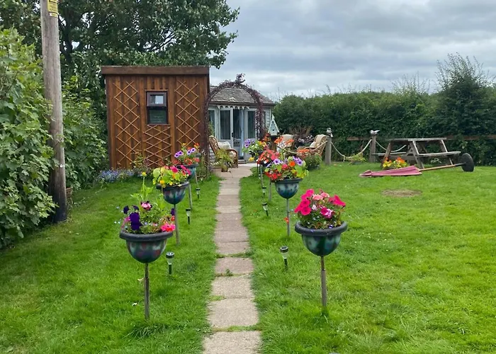 Birds And The Bees Summer House